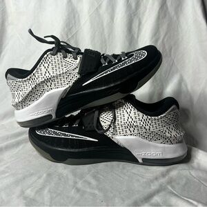 Size 12 KD 7 'BHM'